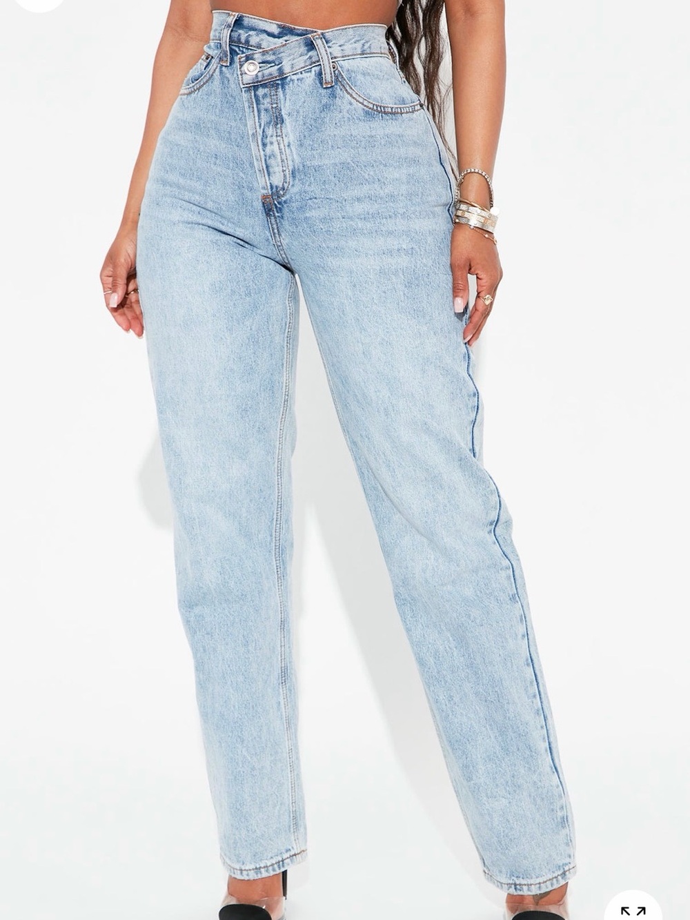 High-Waist Light Wash Women’s Jeans